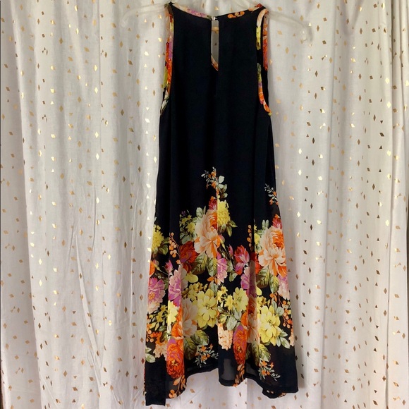 🌟FLORAL TANK DRESS🌟 - Picture 2 of 8